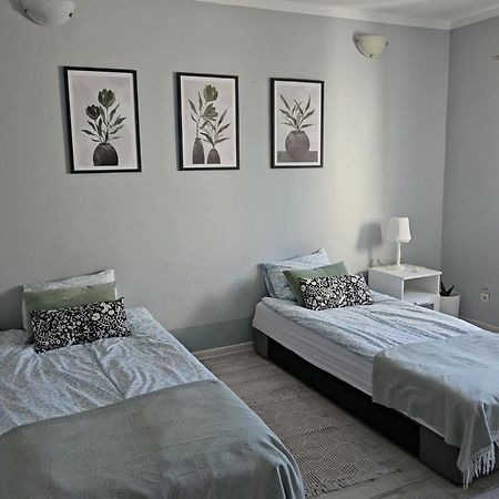 Apartament "Przy Jeziorku" Kętrzyn Esterno foto